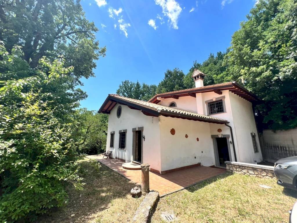 Facciata - Villa via del Cerasolo, Subiaco - foto 1