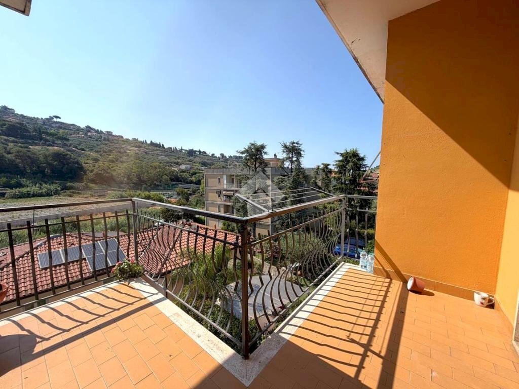 Four-room apartment Via mameli, Bordighera - photo 1