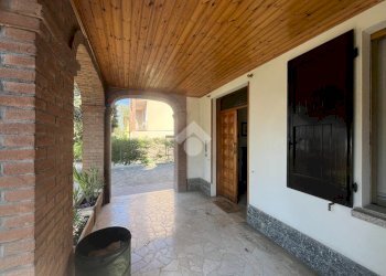 Four-room apartment Via G. Pascoli, Castelnovo di Sotto - photo 1