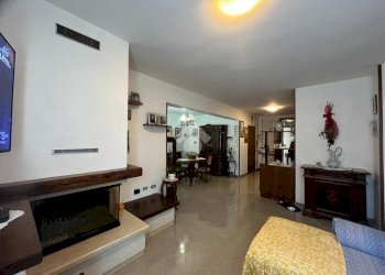 Four-room apartment Via G. Pascoli, Castelnovo di Sotto - photo 3