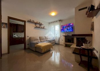 Four-room apartment Via G. Pascoli, Castelnovo di Sotto - photo 6