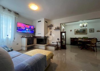 Four-room apartment Via G. Pascoli, Castelnovo di Sotto - photo 7