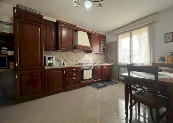 Four-room apartment Via G. Pascoli, Castelnovo di Sotto - photo 8