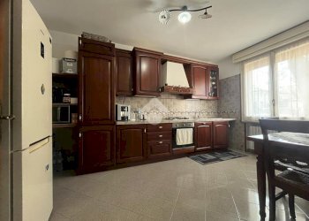 Four-room apartment Via G. Pascoli, Castelnovo di Sotto - photo 9