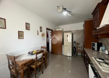 Four-room apartment Via G. Pascoli, Castelnovo di Sotto - photo 10