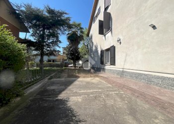 Four-room apartment Via G. Pascoli, Castelnovo di Sotto - photo 19