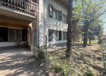 Four-room apartment Via G. Pascoli, Castelnovo di Sotto - photo 20