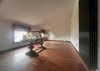 Apartment Viale Della Costituzione, Castelnovo di Sotto - photo 3