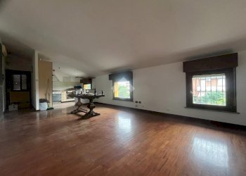 Apartment Viale Della Costituzione, Castelnovo di Sotto - photo 4