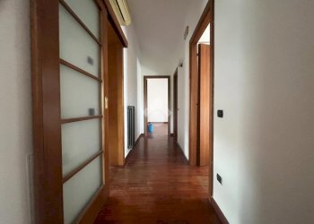 Apartment Viale Della Costituzione, Castelnovo di Sotto - photo 6