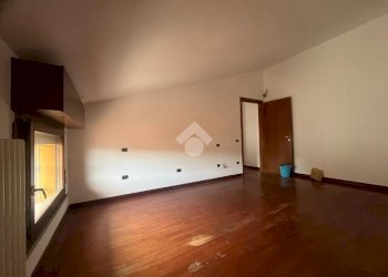 Apartment Viale Della Costituzione, Castelnovo di Sotto - photo 8
