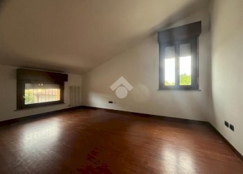 Apartment Viale Della Costituzione, Castelnovo di Sotto - photo 11