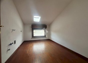 Apartment Viale Della Costituzione, Castelnovo di Sotto - photo 14