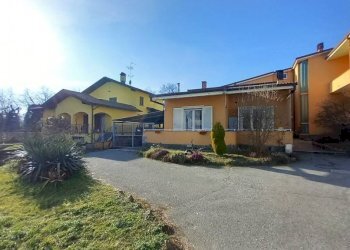 Giardino - Appartamento corso Vercelli, 268a, Gattinara - foto 2