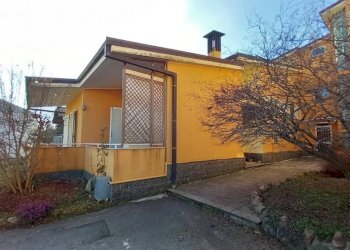 Facciata - Appartamento corso Vercelli, 268a, Gattinara - foto 4