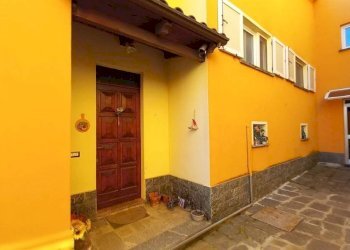 Cortile interno - Appartamento corso Vercelli, 268a, Gattinara - foto 5