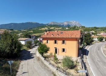 dji_fly_20260725_102038_0108_1786284122648_photo.j - Casa indipendente Contrada Bivio Cupoli 19, Farindola - foto 1