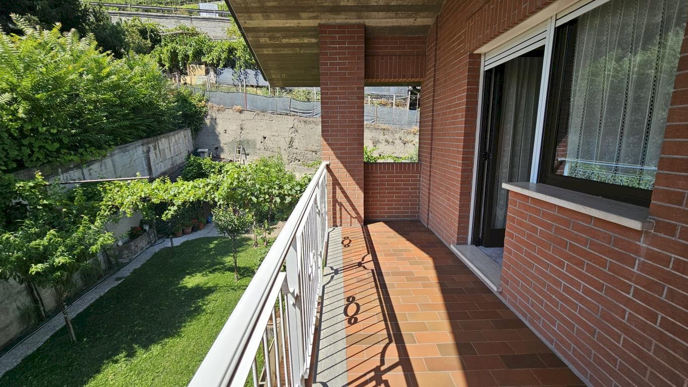 Villa Bifamiliare regione Pallin, Aosta - foto 1