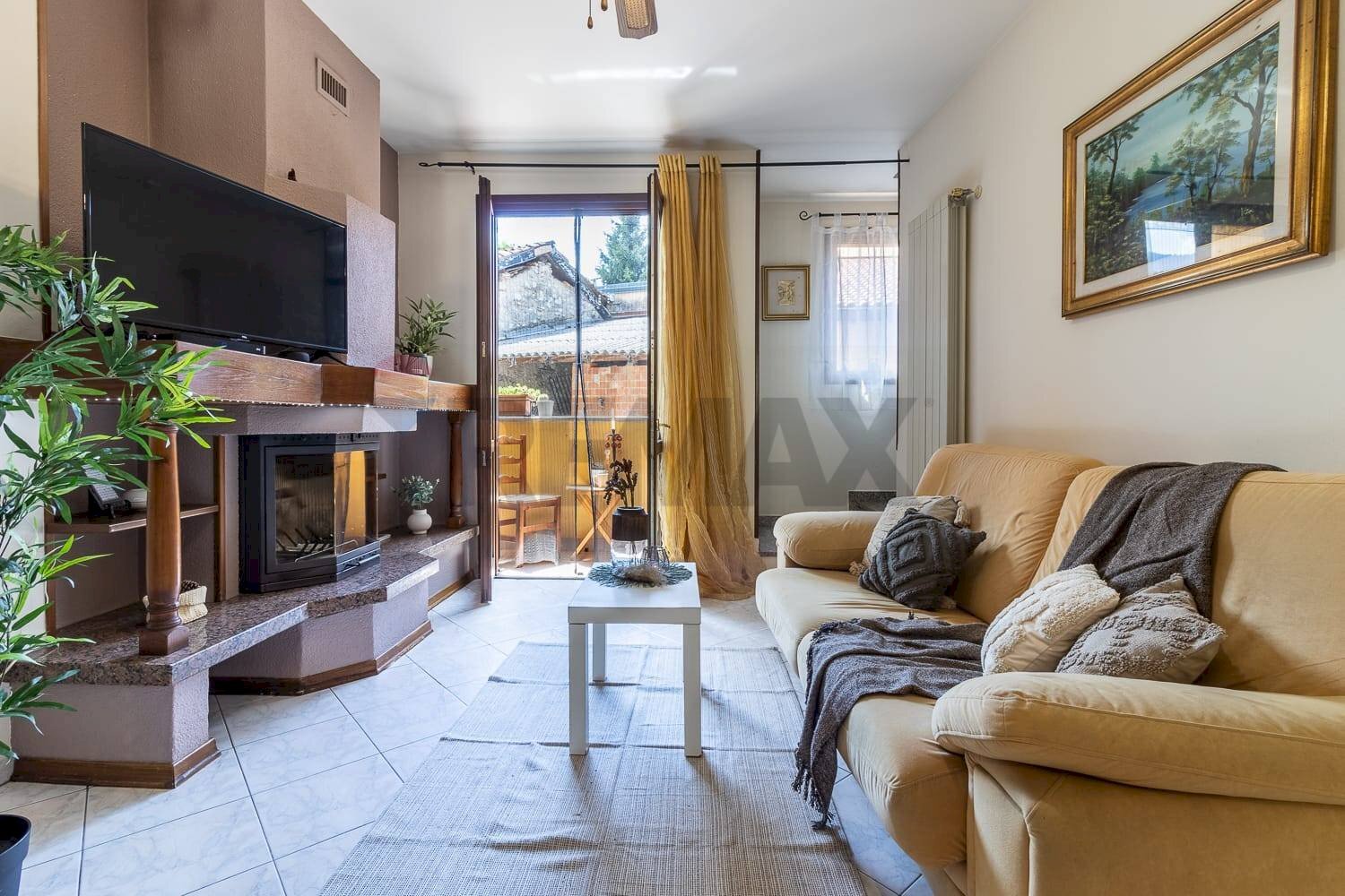Soggiorno - Casa semi indipendente Via del Pozzo
3, Cuveglio - foto 3