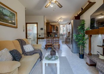Sala da pranzo - Casa semi indipendente Via del Pozzo
 
3, Cuveglio - foto 1
