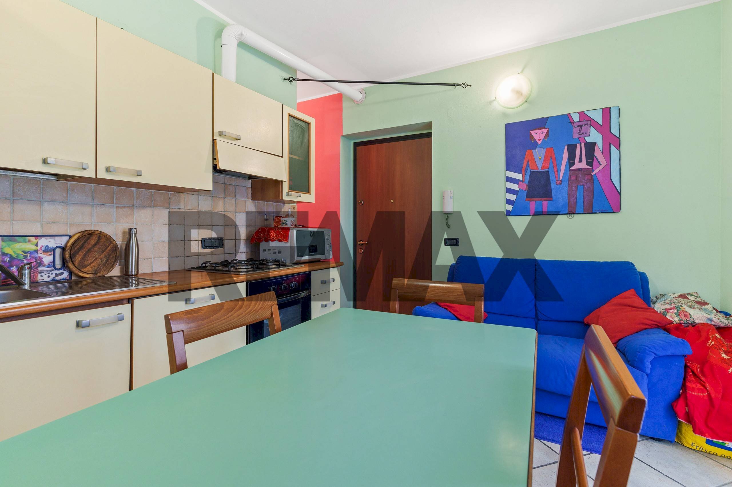 Sala da pranzo - Bilocale via Margorabbia
 
42, Montegrino Valtravaglia - foto 3