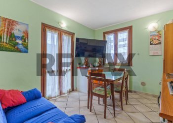 Sala da pranzo - Bilocale via Margorabbia
 
42, Montegrino Valtravaglia - foto 4