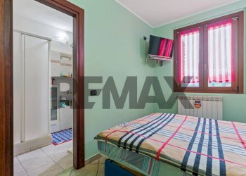 Camera / camera da letto - Bilocale via Margorabbia
 
42, Montegrino Valtravaglia - foto 10