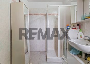 Bagno - Bilocale via Margorabbia
 
42, Montegrino Valtravaglia - foto 12