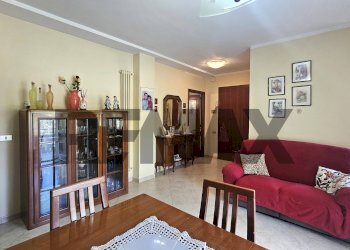 Sala da pranzo - Quadrilocale Via Benvenuto Cellini
 
68, Lucera - foto 1
