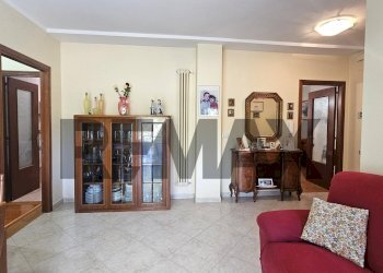 Soggiorno - Quadrilocale Via Benvenuto Cellini
 
68, Lucera - foto 3