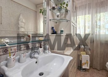 Bagno - Quadrilocale Via Benvenuto Cellini
 
68, Lucera - foto 29