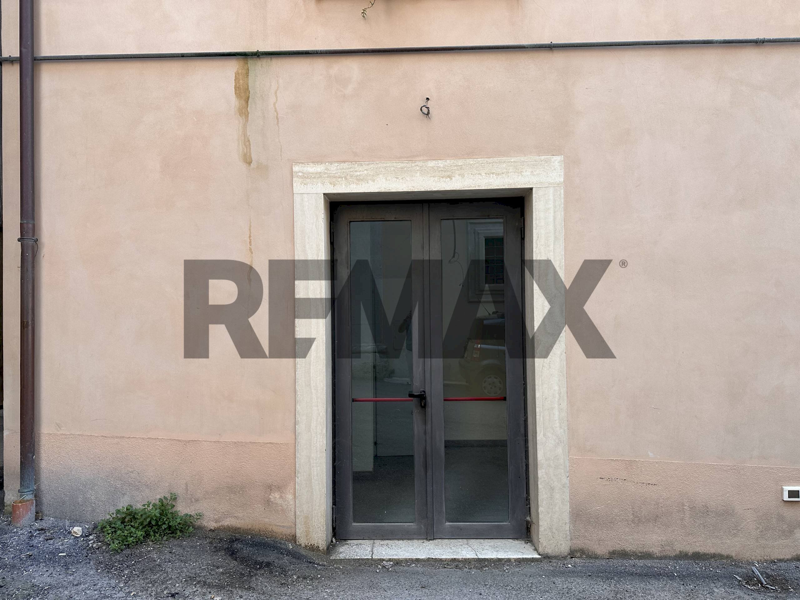Edificio all\'aperto - Commercial Premises Via Bazzano
5, L'Aquila - photo 2