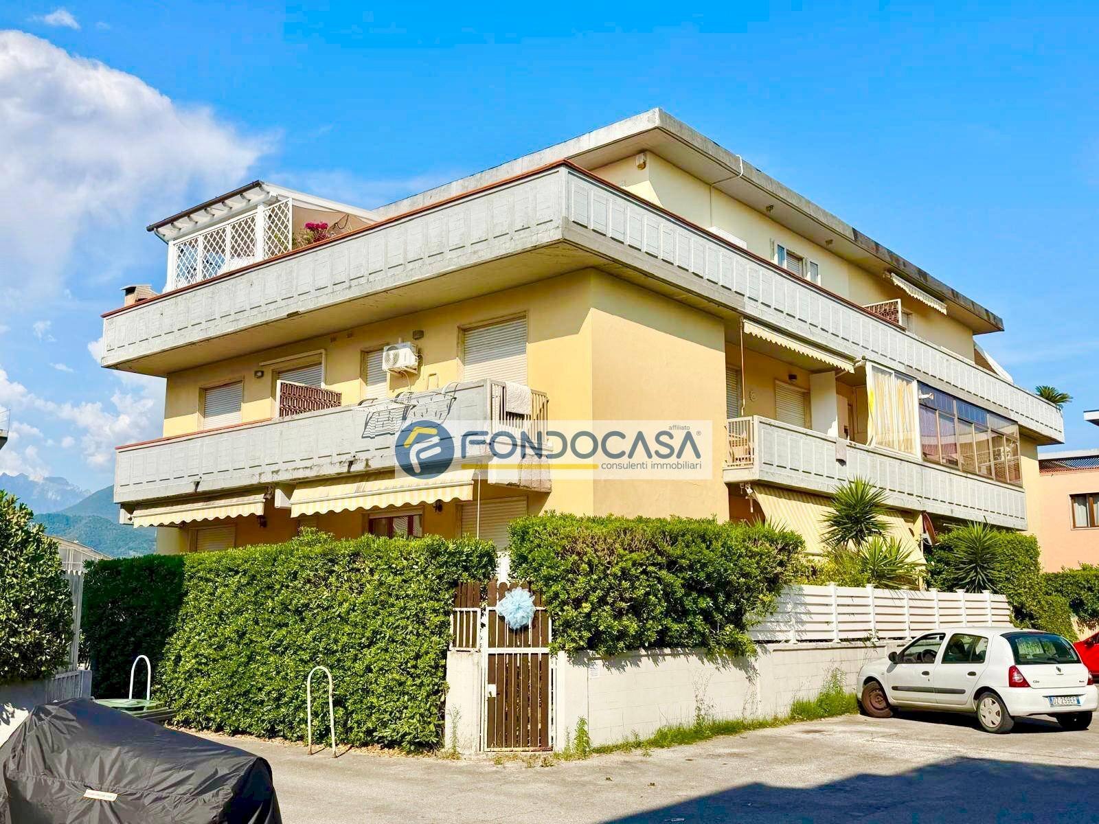 esterno - Trilocale Viale da verazzano, Carrara - foto 1