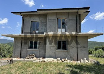 Casa all\'aperto - Appartamento Via Piazza Sant'Antonio
 
snc, Roccasicura - foto 3