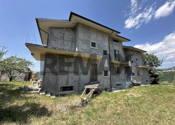 Casa all\'aperto - Appartamento Via Piazza Sant'Antonio
 
snc, Roccasicura - foto 10