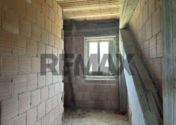 Stanza vuota - Appartamento Via Piazza Sant'Antonio
 
snc, Roccasicura - foto 19