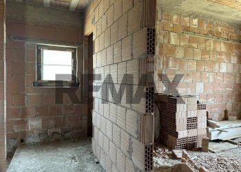 Stanza vuota - Appartamento Via Piazza Sant'Antonio
 
snc, Roccasicura - foto 60