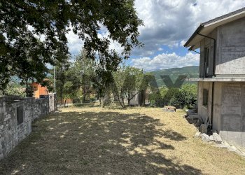 Giardino - Appartamento Via Piazza Sant'Antonio
 
snc, Roccasicura - foto 74