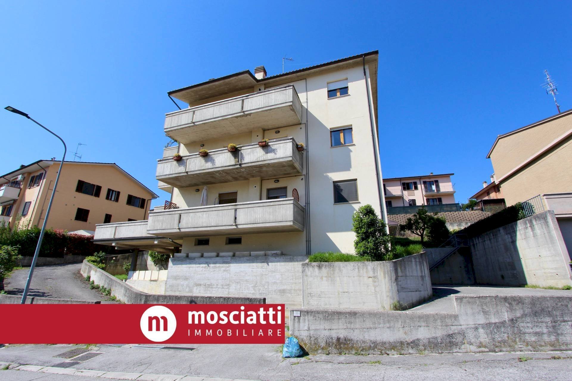 Foto 2 - Apartment Via Carducci
35, Castelraimondo - photo 2