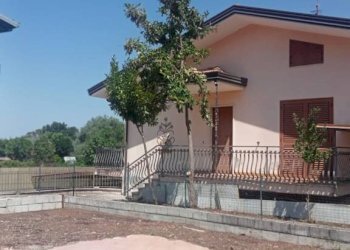 Facciata - Villa via Bosco Lucarelli, San Giorgio del Sannio - foto 3