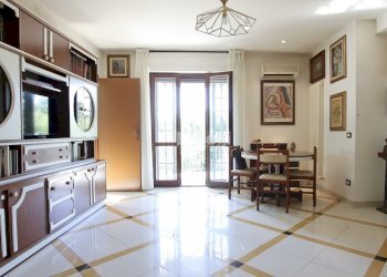 vendesi appartamento con terrazza luccaIMG_4449 - Apartment Via Vecchia Pesciatina Traversa IV 1501, Lucca - photo 2