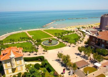 Pesaro- Vista aerea (1) - Albergo - Struttura ricettiva Pesaro - foto 4
