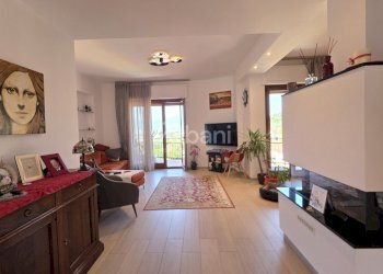 AR601_attico-con terrazza vista mare- pentalocale - Attic Arcola - photo 1