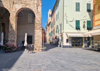Shop Piazza Rocca, Loano - photo 1
