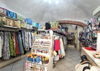 Shop Piazza Rocca, Loano - photo 2