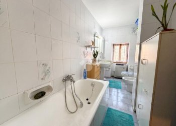 Three-room apartment Via Archi, Imperia - photo 29