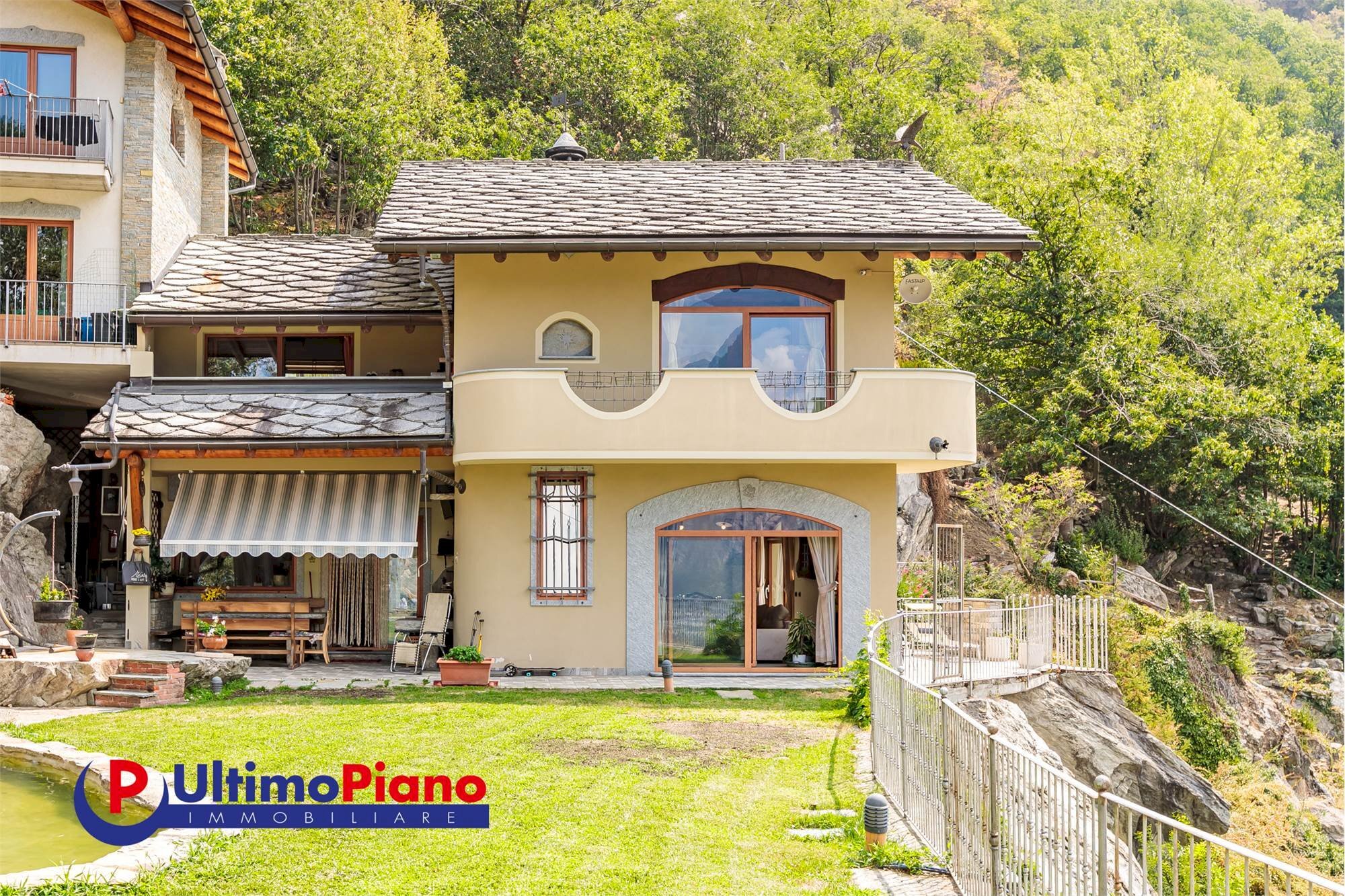 FACCIATA E GIARDINO - Casa indipendente Via Ivery 4, 4, Pont-Saint-Martin - foto 3