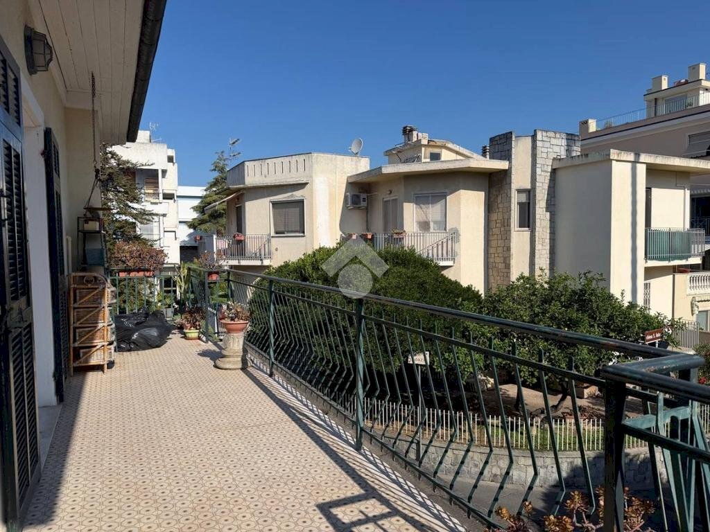 Four-room apartment Via roseto, Bordighera - photo 1