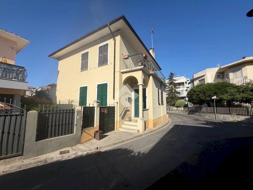 Four-room apartment Via roseto, Bordighera - photo 2