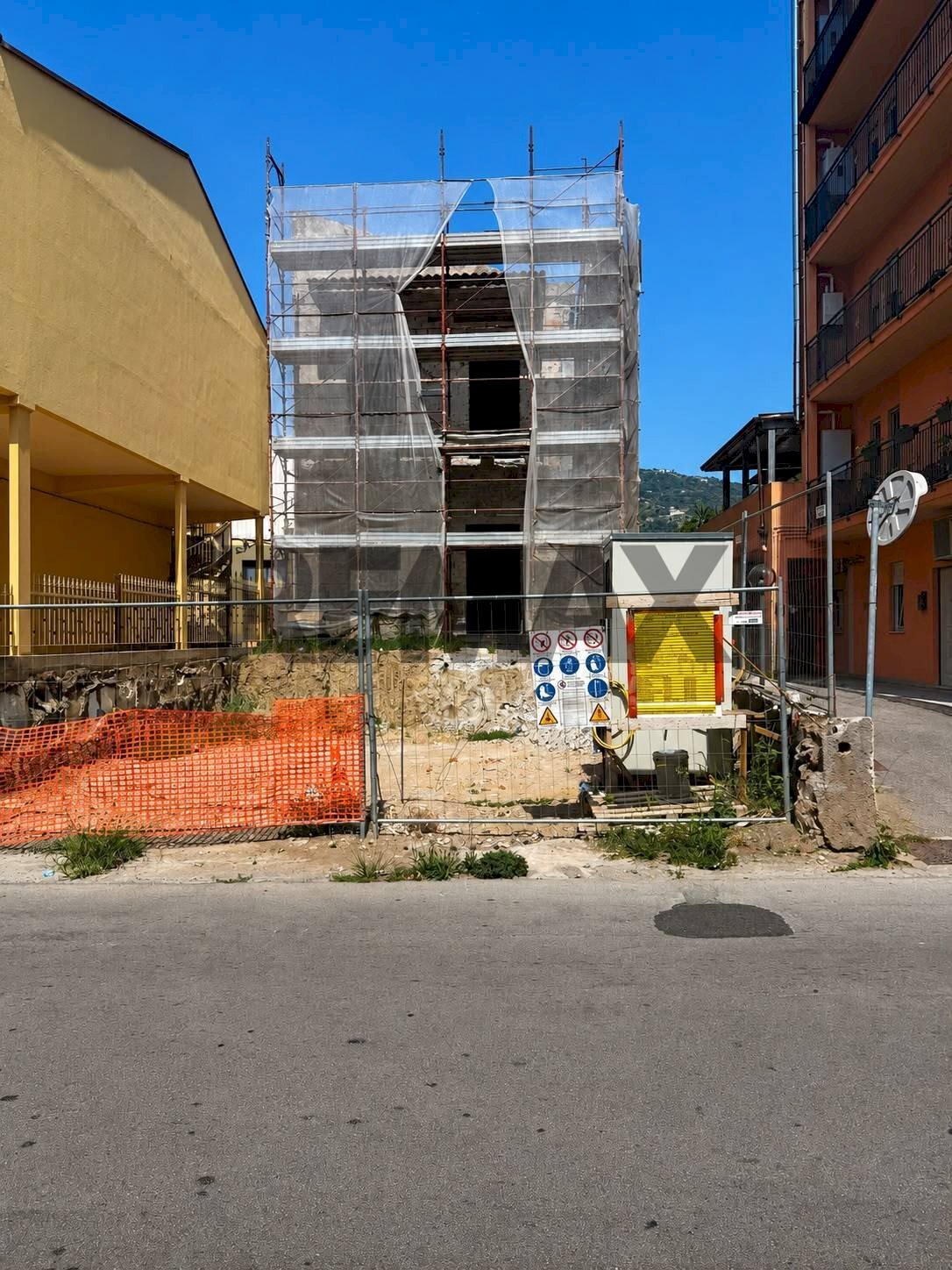 Edificio all\'aperto - Casa semi indipendente VIA CONSOLARE ANTICA
SNC, Capo d'Orlando - foto 2